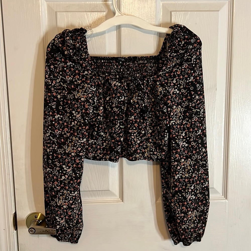 long sleeves floral blouse